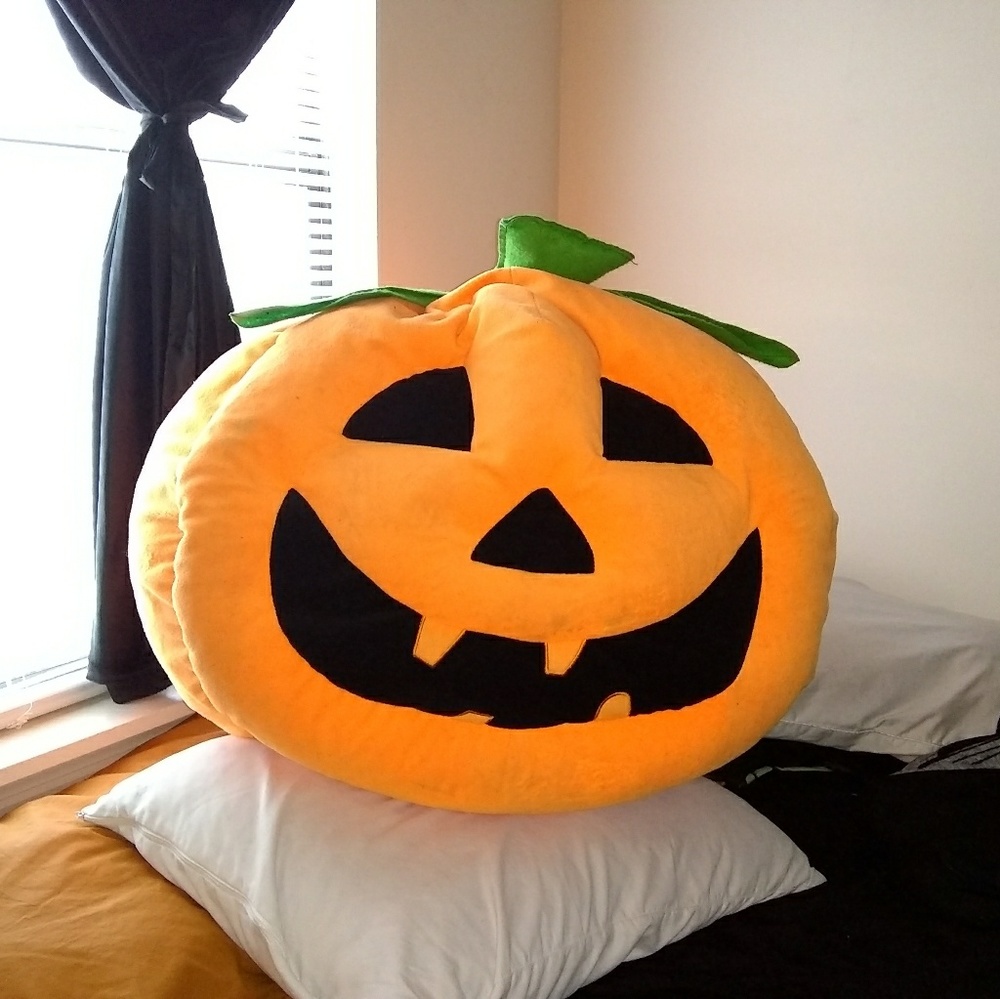 Giant Jack-o'-lantern Pumpkin plush